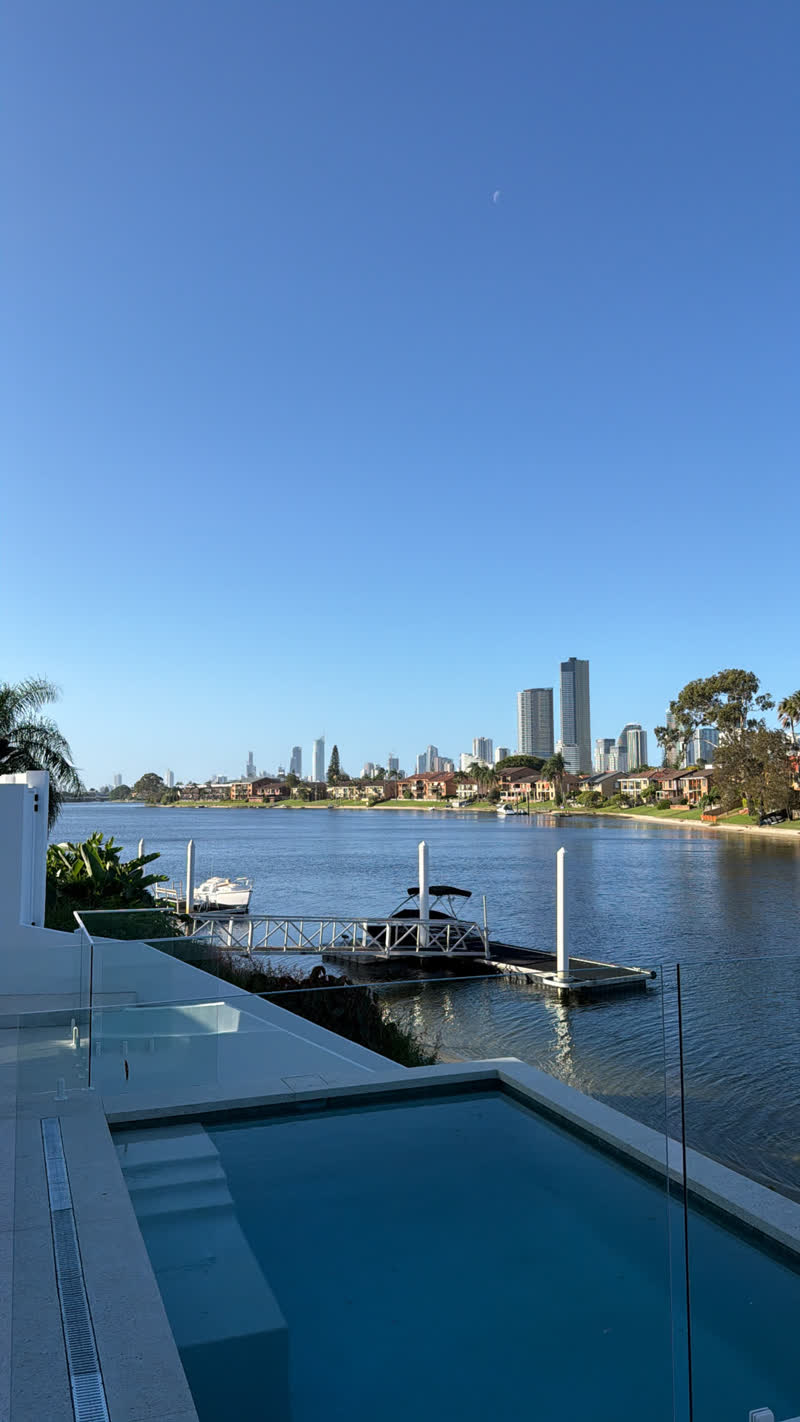 Canal-front lawn, Surfers skyline