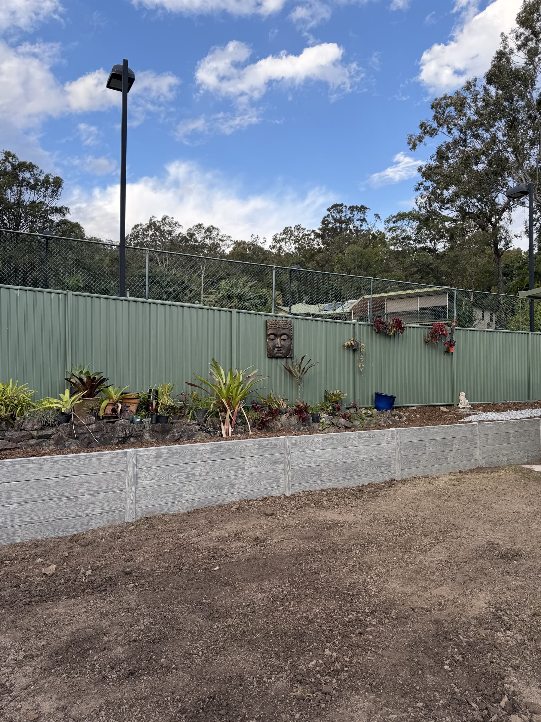 Finished block retaining wall, Parkwood